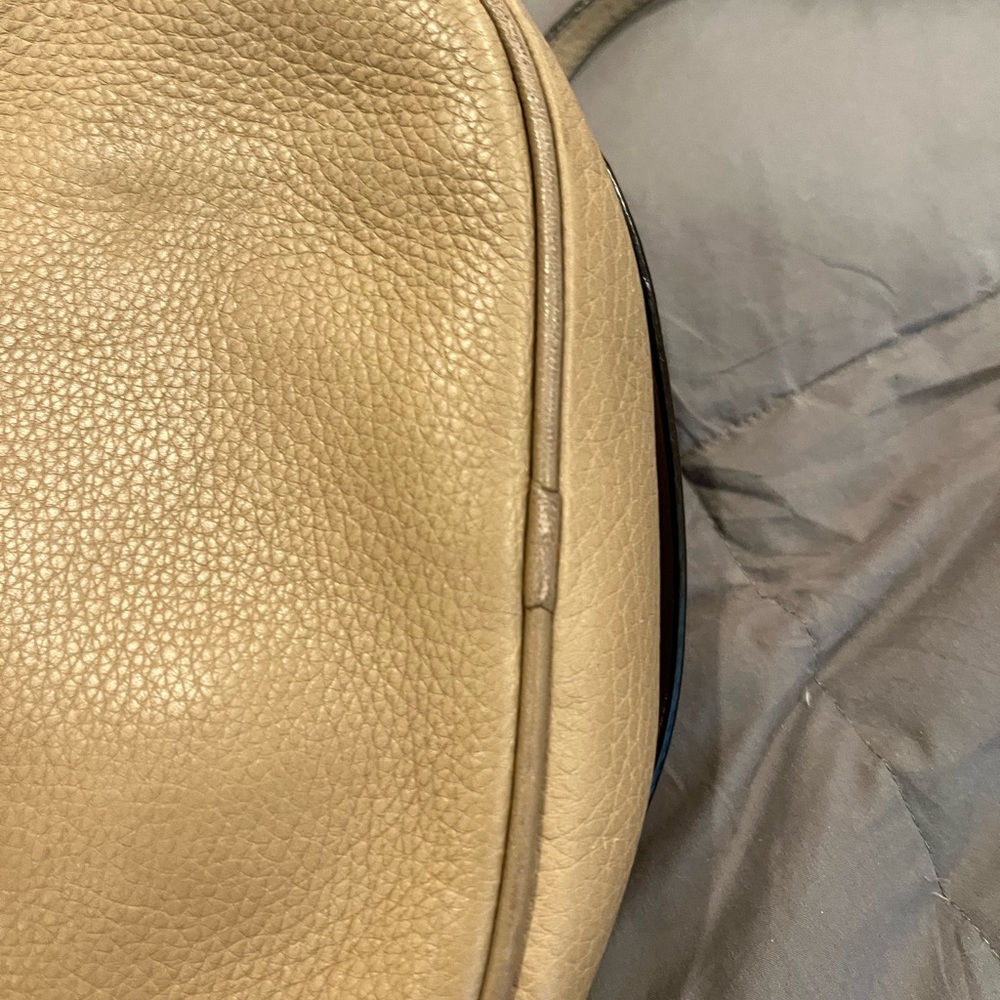 Gucci Beige/Tan Soho Disco Leather Crossbody Bag with Tassel - Picture 7 of 15